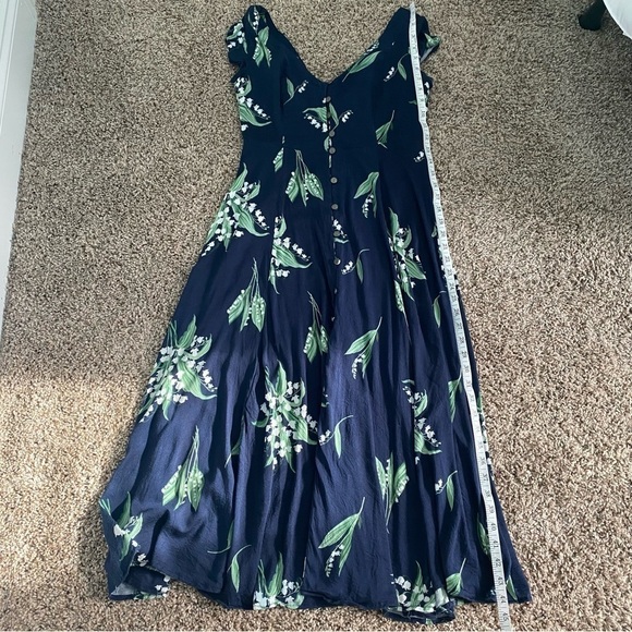 Urban Outfitters Malena Navy Floral Button-Down Midi Dress Size Small - Picture 14 of 16